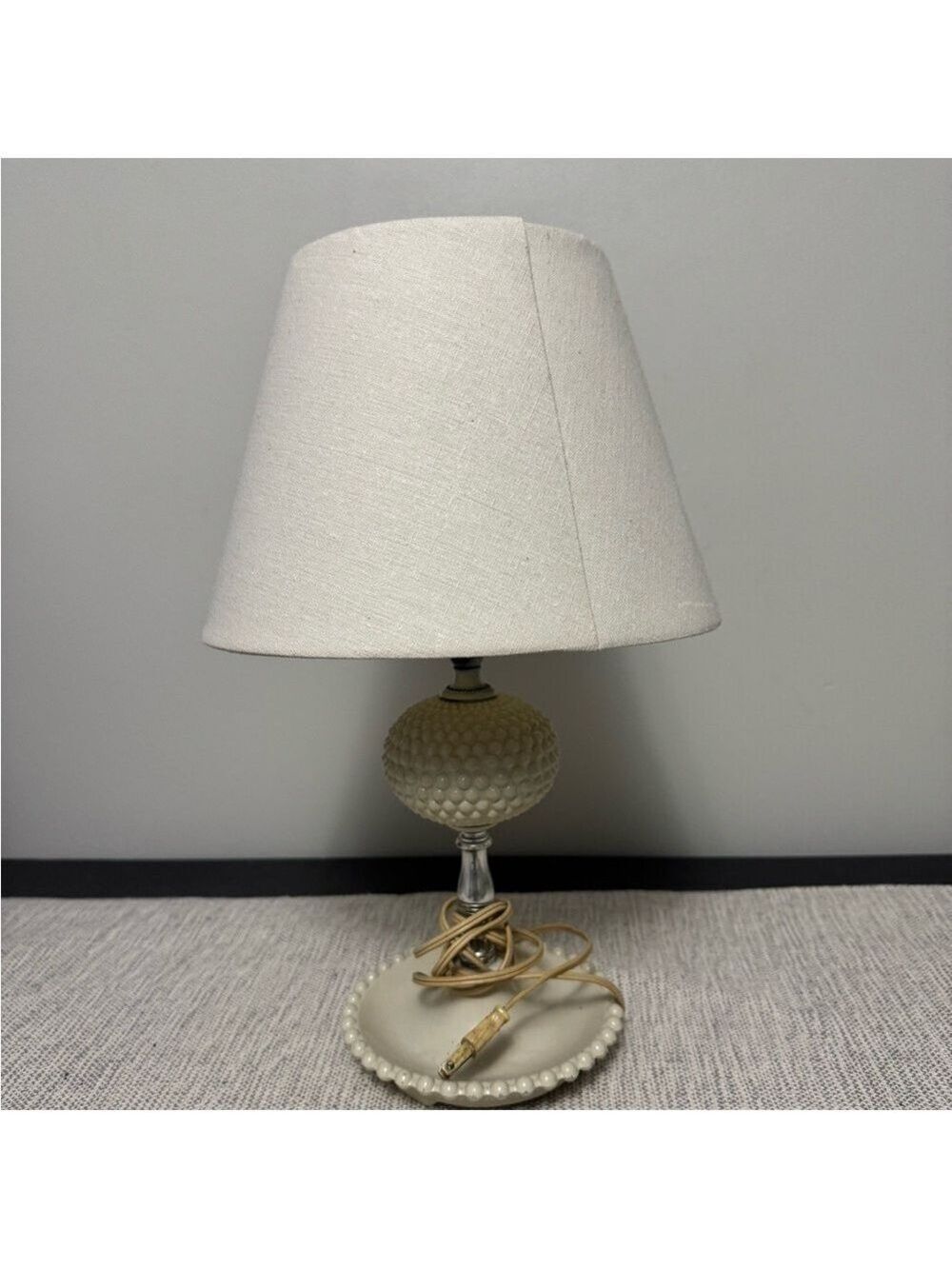 Vintage Hobnail Elegant Cream Table Lamp Milkglass